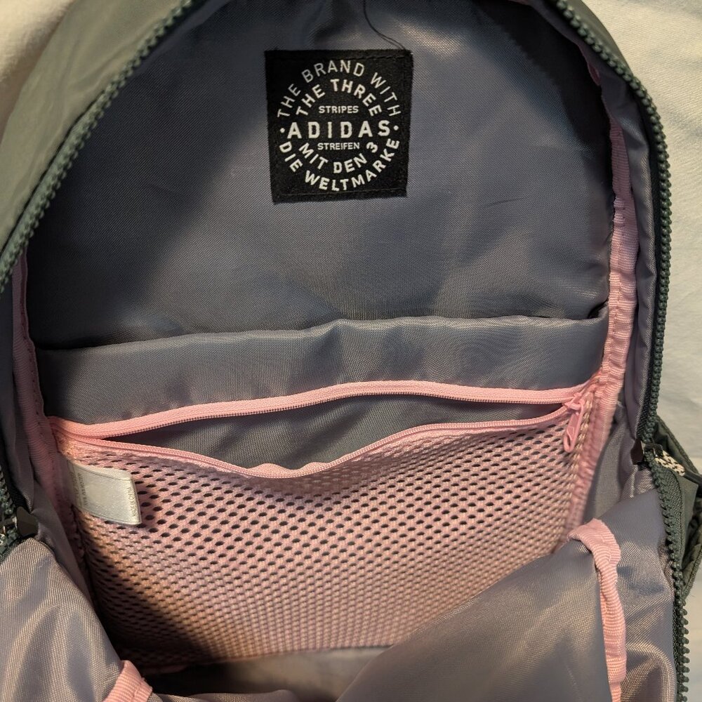 Backpack - Picture 7 of 7